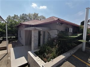 396 m² Commercial space in Edendale
