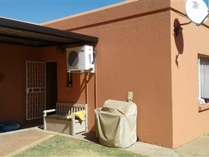 2 Bed Townhouse in Westonaria