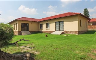 3 Bedroom House in Norkem Park