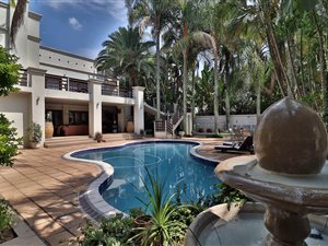 1600 m² Commercial space in White River