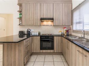 2 Bed Apartment in Randpark Ridge