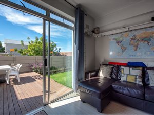 2 Bed Apartment in Wynberg