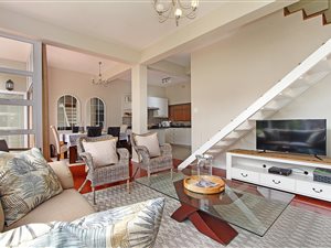 3 Bed Apartment in Kenilworth