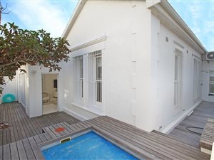 2 Bed House in Bantry Bay