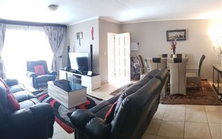 3 Bedroom Simplex in Olivedale