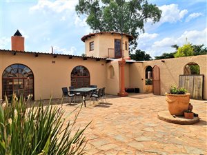 2.1 ha Farm in Tarlton