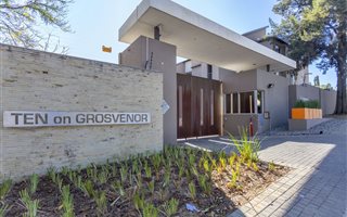 2 Bedroom Apartment in Bryanston