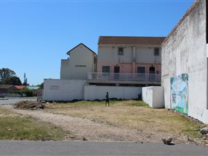484 m² Land available in Elsies River
