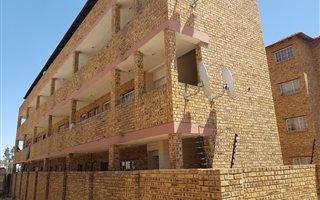 1 Bedroom Apartment in Randfontein Central