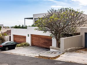 4 Bed House in Fresnaye