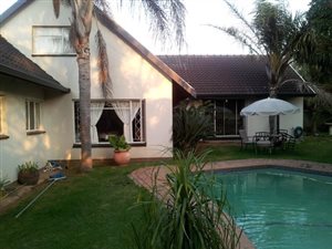 6 Bed House in Nimrod Park