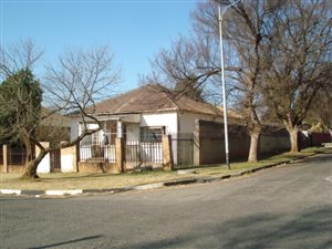 3 Bed House in Roodepoort Central