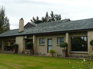 4 Bed House in Magersfontein Memorial Golf Estate