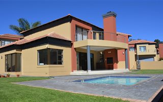 4 Bedroom Cluster in Boskruin