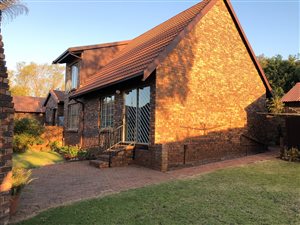 2 Bed Townhouse in Zwartkop