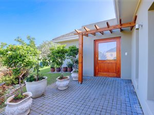 3 Bed House in Kraaibosch