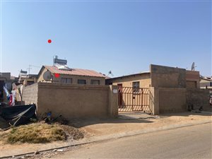 8 Bed House in Tembisa