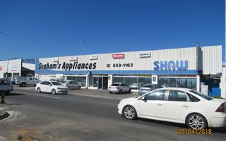 958 m² Retail Space in Strand Central