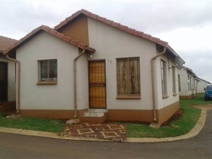 2 Bed Townhouse in Clayville