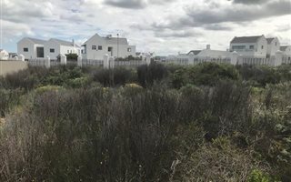 400 m² Land available in Sunset Estate