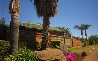 2 Bedroom Apartment in Rooihuiskraal North