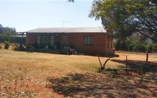 8 ha Farm in Rustenburg Central