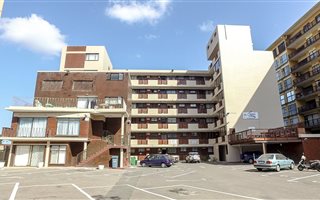 1 Bedroom Apartment in Amanzimtoti
