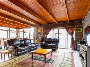 3 Bed House in Florida Glen