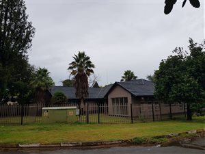 4 Bed House in Lourenspark