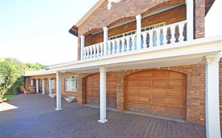 4 Bedroom House in Sunward Park