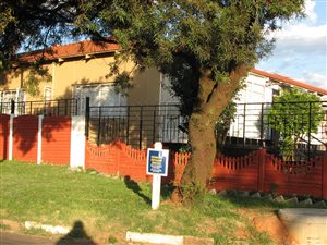 7 Bed House in Roodepoort North
