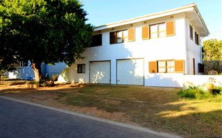 5 Bedroom House in Hartenbos