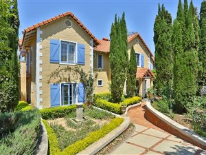 8 Bed House in Chartwell