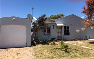 3 Bedroom House in Edgemead