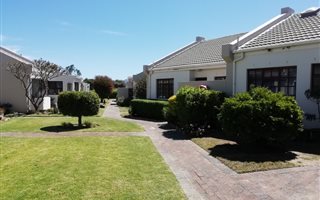 2 Bedroom House in Somerset West Central