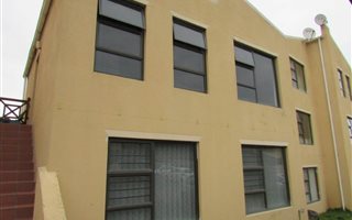 2 Bedroom Apartment in Parow North