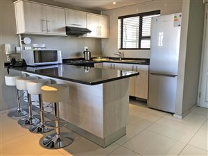 2 Bed Apartment in Bloubergstrand