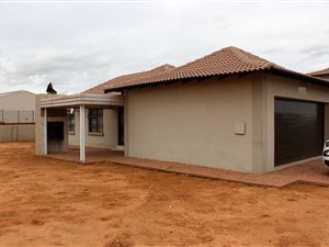 3 Bed Cluster in Halfway House