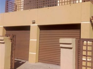 5 Bed House in Akasia