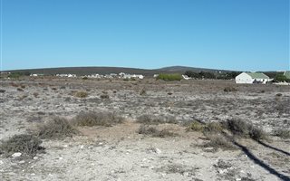 2 ha Land available in Long Acres