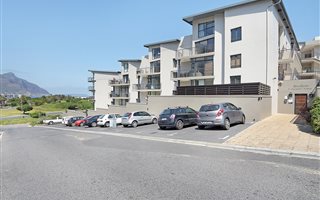 2 Bedroom Apartment in Hout Bay and surrounds