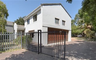 4 Bedroom House in Paradyskloof