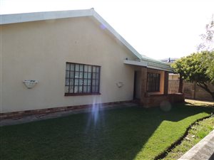 3 Bed House in Sandbaai