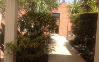3 Bedroom House in Robertsham