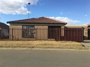 3 Bed House in Embalenhle