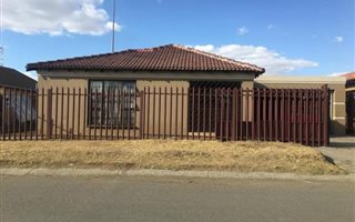 3 Bedroom House in Embalenhle