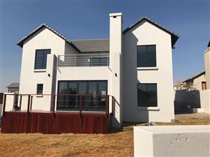 4 Bed House in Country View Estate