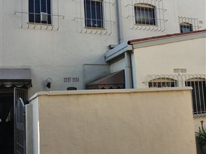 2 Bed Duplex in Corlett Gardens