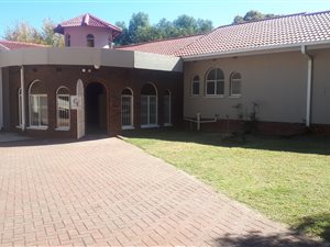 4 Bed House in Three Rivers