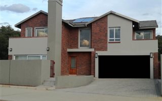 4 Bedroom Townhouse in Bloemfontein